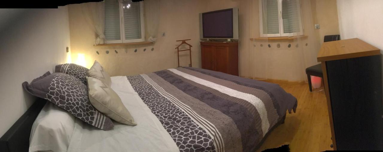 La Découverte, Jacuzzi, Sauna, et Terrasse avec vue sur lac à la campagne entre Toulouse et Auch Catonvielle Extérieur photo